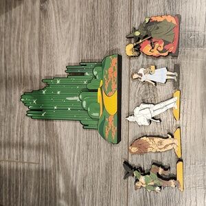 Shelia's 2000 The Wizard of Oz 6 pc. Lot Emerald city & 5 wooden Figurines